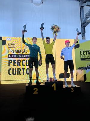  William Clementino no alto do pódio; ele venceu 546 competidores (Foto: Arquivo Pessoal)