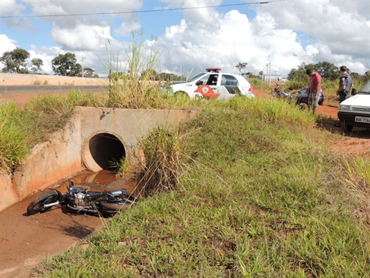 PM detém ladrões de motocicleta em vicinal