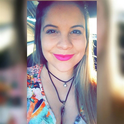 A jovem Taís Aline Camassuti Silva morava em Valentim Gentil, mas trabalhava no comércio de Votuporanga (Foto: Redes sociais)