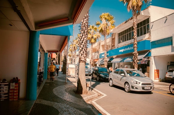 Comércio de Votuporanga não ficará aberto até mais tarde, como de costume, no segundo sábado do mês, mas sim no dia 16 (Foto: A Cidade)