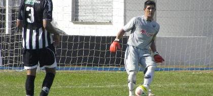 Goleiro Talis promete dedicação total ao acesso