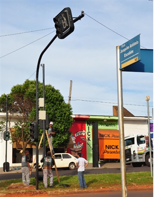 Semáforo do Pozzobon começa funcionar hoje