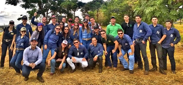 Alunos da Unifev visitam Feira Internacional de Tecnologia Agrícola