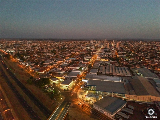 Muitas pessoas ficam em dúvida sobre o que abre e o que fecha em Votuporanga neste feriadão; A Cidade esclarece (Foto: Foco Studio)