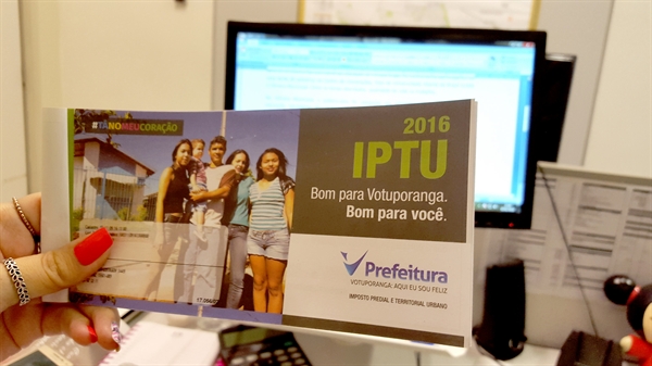 Prefeitura de Votuporanga começa a entrega de IPTU