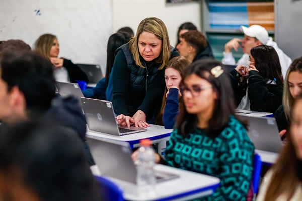 Estudantes podem participar de teste de nível do idioma; 3.000 professores de língua inglesa da rede estadual podem confirmar participação (Foto: Governo do Estado)