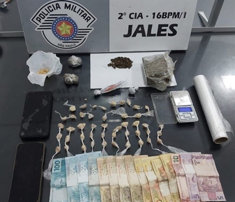  O homem já era conhecido nos meios policiais e foi preso com a grande quantidade de drogas (Foto: Divulgação)