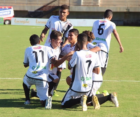 Em seus domínios, o Cavinho tentará um bom resultado contra o líder do campeonato