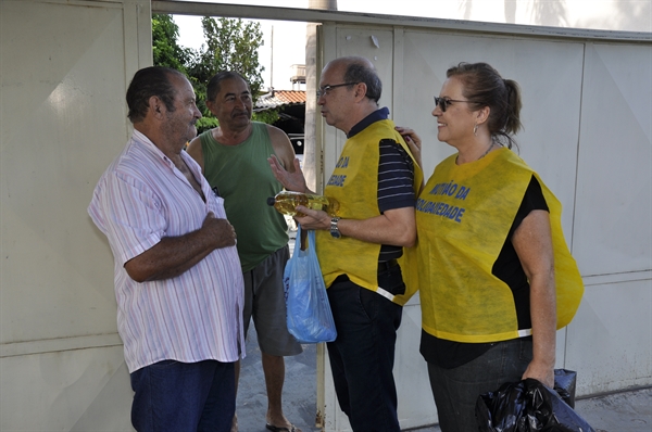 O prefeito João Dado e a primeira-dama e presidente do FSS, Mônica Pesciotto de Carvalho participaram da ação (Foto: Prefeitura de Votuporanga)