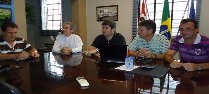 Prefeito reclama de burocracia da duplicação com bispo