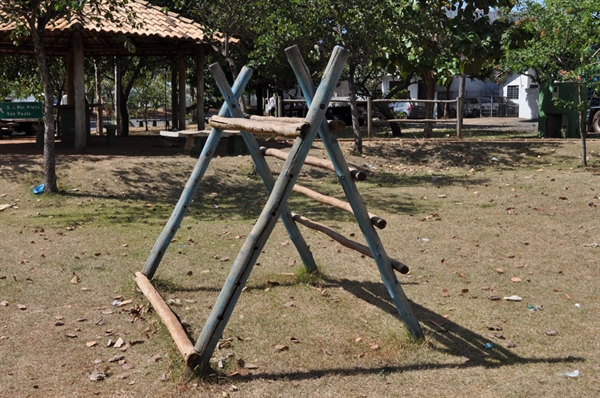 Bairro Sonho Meu tem “carcaça” de parquinho