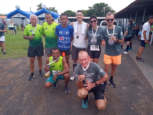 Atletas da SEESL/Avoa participaram de uma corrida de rua em Fernandópolis  (Foto: Arquivo Pessoal)