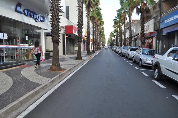 Postas do comércio de Votuporanga seguirão abaixadas até dia 22 (Foto: A Cidade)