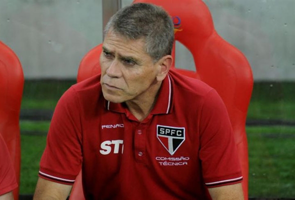 Autuori espera ver o time fora do Z-4 hoje contra Criciúma