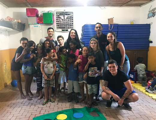 Curso de Ciências Biológicas desenvolve atividades educativas na Associação Irmão Mariano Dias (Foto: Divulgação/Unifev)
