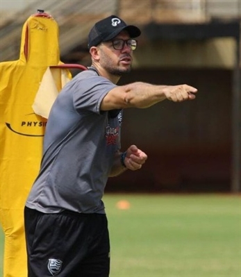 Técnico Rogério Corrêa analisa e aponta times que podem brigar de “igual para igual” com a Votuporanguense pelo acesso  (Foto: Rafael Bento/CAV)