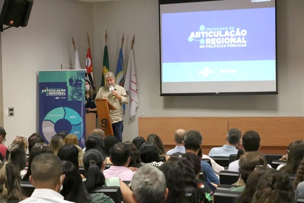 O prefeito Jorge Seba recebeu ontem prefeitos e lideranças políticas da região de Votuporanga por meio do programa “Articulação Regional de Políticas Públicas”, promovido pelo Sebrae-SP (Foto: Assessoria)