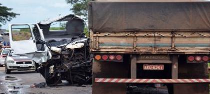 Casal de Votuporanga morre em violento acidente