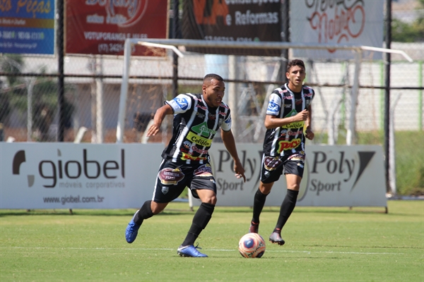 A Votuporanguense joga na tarde desta quinta-feira contra o Rio Claro pela oitava rodada da Série A2 (Foto: Rafael Bento/CAV)