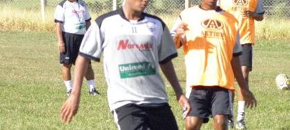 Alvinegra vence o Oeste de Itápolis por 4 a 1