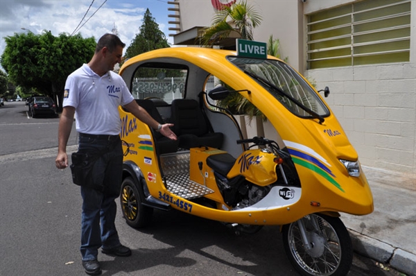 Novo tuk-tuk tem wi-fi como atrativo