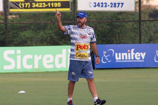 Rogério Mancini, técnico da Votuporanguense, que enfrenta o Mirassol na manhã de hoje em jogo-treino (Foto: Rafael Bento/CAV)