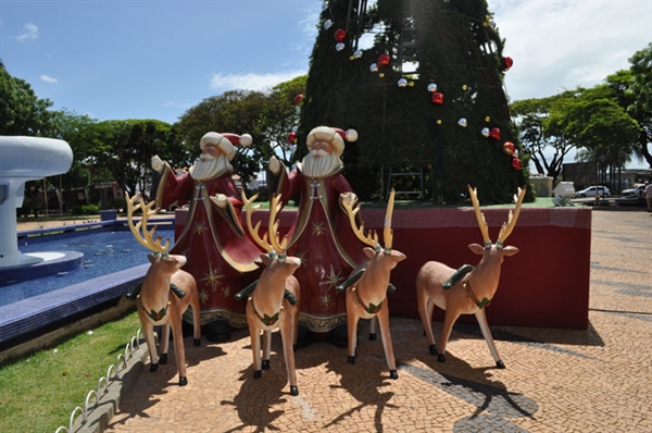 Decoração natalina  contemplará as praças este ano 