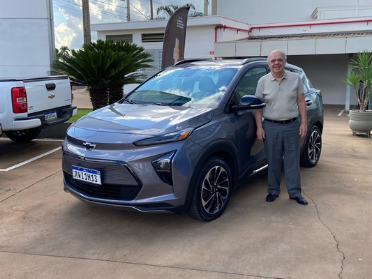 Para o empresário Nelson Augusto Filho, o seu Chevrolet Bolt atende muito bem suas necessidades  (Foto: A Cidade)