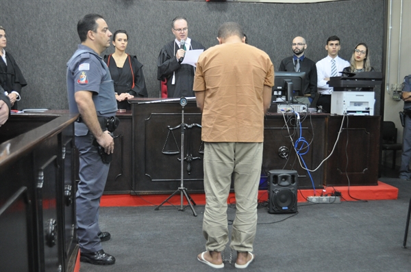 O julgamento de Rafael teve início às 9h, no Fórum da Comarca de Votuporanga, e terminou por volta das 16h30 (Foto: Aline Ruiz)