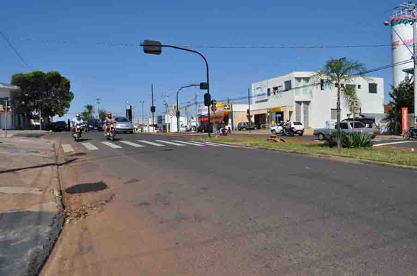 Semáforo na avenida Emílio Arroyo Hernandes será desligado