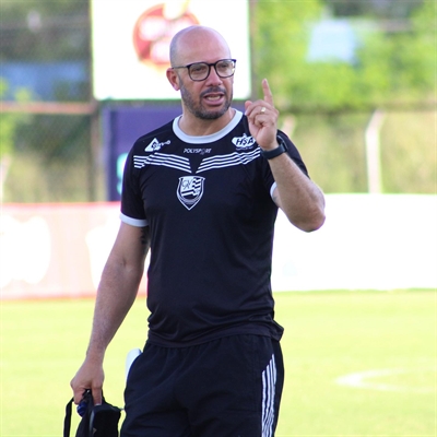 Rogério Corrêa, técnico da Votuporanguense, que joga amanhã na Arena Plínio Marin  (Foto: Rafa Bento/CAV)