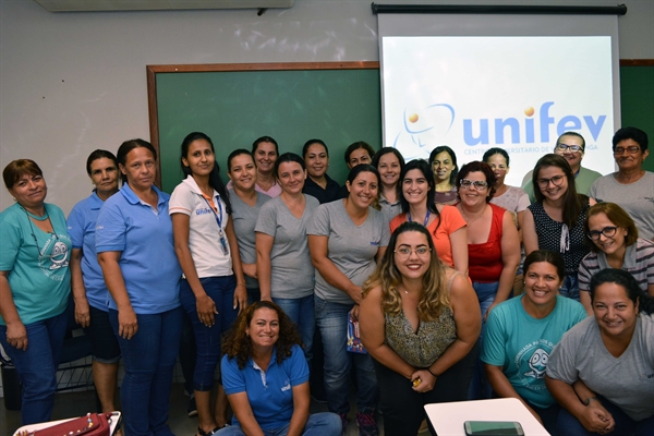 As atividades, que tiveram o objetivo de homenagear as colaboradoras da Instituição pela data, foram realizadas durante todo o dia, nos dois campi (Foto: Divulgação/Unifev)