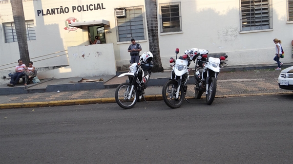 A moto foi encontrada pela Rocam (Ronda Ostensiva com Apoio de Motocicletas)
