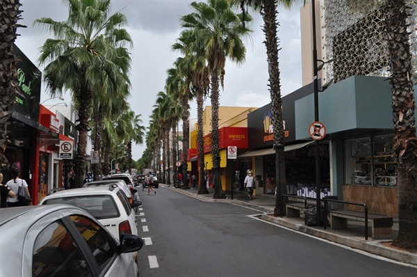 Decreto também coloca que empresários poderão quitar as dívidas de forma parcelada, em até 12 vezes sem juros e sem multa (Foto: A Cidade)