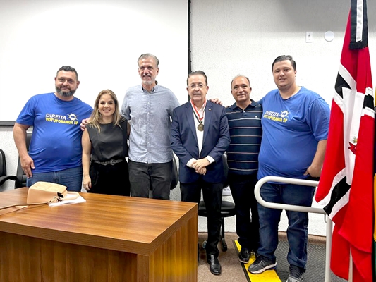 Agora é oficial: o PL de Votuporanga segue sob o comando de Motta e na base de apoio a Jorge Seba. A nominata com Marcello Stringari como presidente foi publicada e uma comitiva do partido participou ontem de uma reunião com o deputado em Rio Preto (Foto: Assessoria)