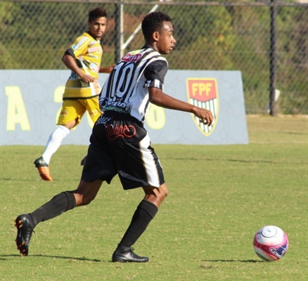 O meia Kennedy, n ao acertou contrato com a Votuporanguense para a temporada deste ano e não defenderá a Alvinegra (Foto: Rafael Bento/CAV)