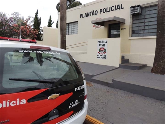 O homem foi conduzido até a Central de Flagrante de Votuporanga e deve permanecer à disposição da Justiça (Foto: Érika Chausson/A Cidade)