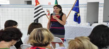 Para ex-secretária, país convive com o velho e o novo