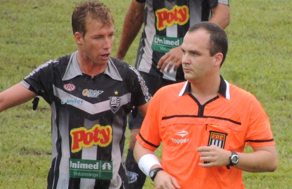 Técnico China critica a arbitragem de CAV 2 x 2 São Bento de Sorocaba
