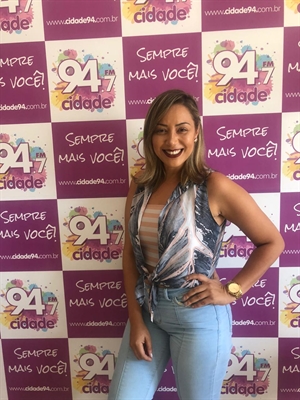 Com 15 anos de carreira e cinco anos no mundo do sertanejo, Nathy Lima se apresenta em vários eventos (Foto: A Cidade)