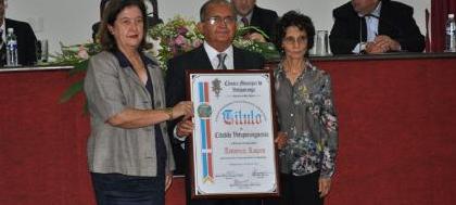 Encarnação concede título de Cidadão para educador