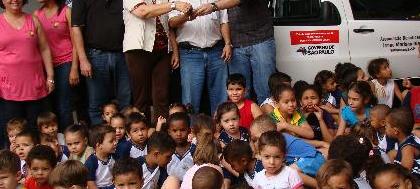 Veículo é entregue à Associação Irmão Mariano