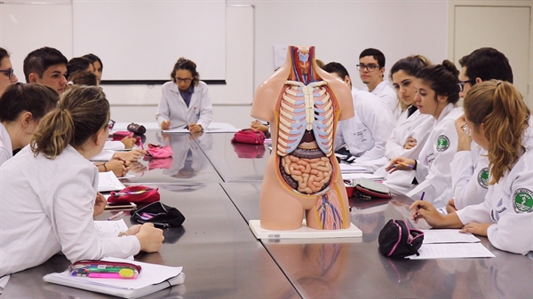 Outras informações também estão disponíveis na Central de Relacionamento da Instituição (Foto: Unifev)