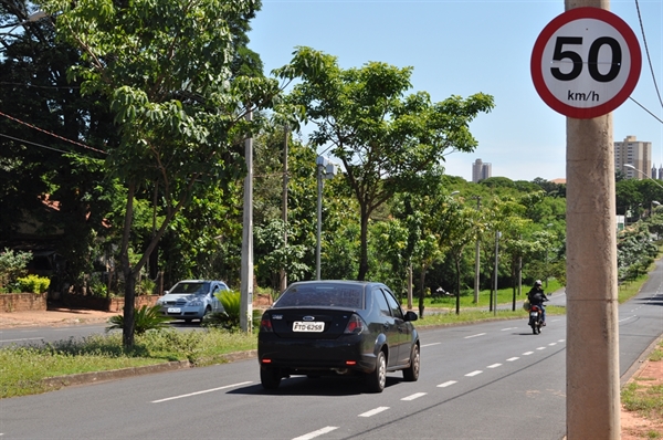  Os radares flagraram 117 veículos em excesso de velocidade; o que mais multou foi o da avenida República do Líbano (Foto: Aline Ruiz/A Cidade)