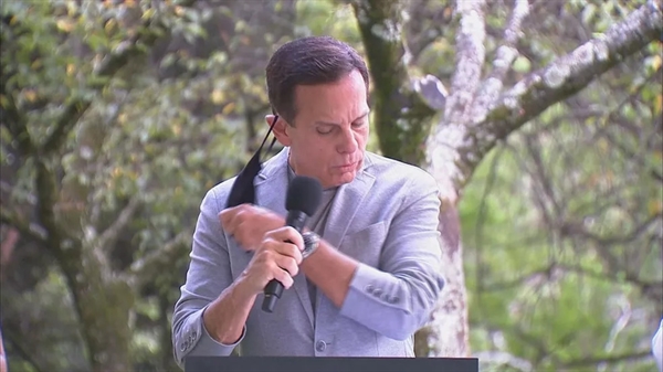 O governador João Doria (PSDB) anunciou nesta quinta-feira (17) a flexibilização do uso de máscaras em todos os ambientes (Imagem: Reprodução/TV Globo)