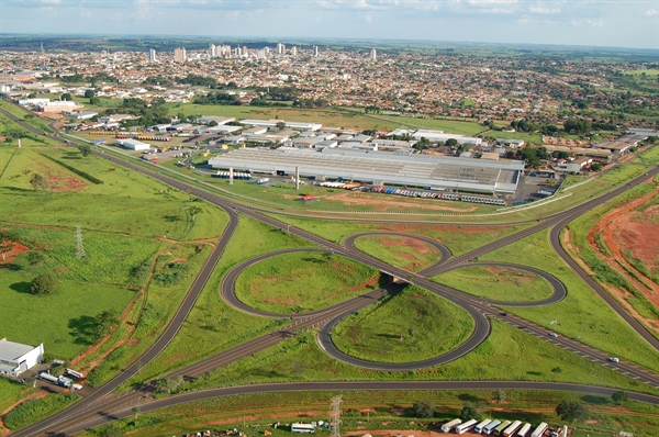 Atualmente Votuporanga conta com sete distritos industriais, sendo que o último será entregue pela Prefeitura até o fim do ano