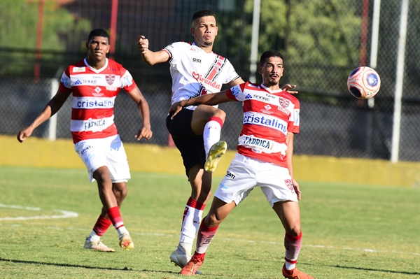 Linense e Primavera descobrirão amanhã quem sairá com o título do Campeonato Paulista da Série A3  (Foto: Alexandre Battibugli/Paulistão)