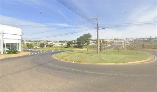 O acidente envolveu um carro e uma motocicleta e aconteceu no cruzamento da rua Antônio Frederico com a Avenida Nasser Marão (Foto: Divulgação)