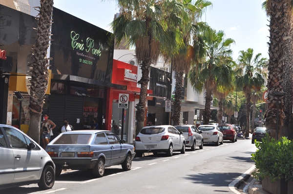 Depois de um mês sem poder realizar atendimentos presenciais, comércio poderá funcionar com 25% da capacidade (Foto: A Cidade)