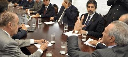 Serra defende voto distrital puro em algumas cidades